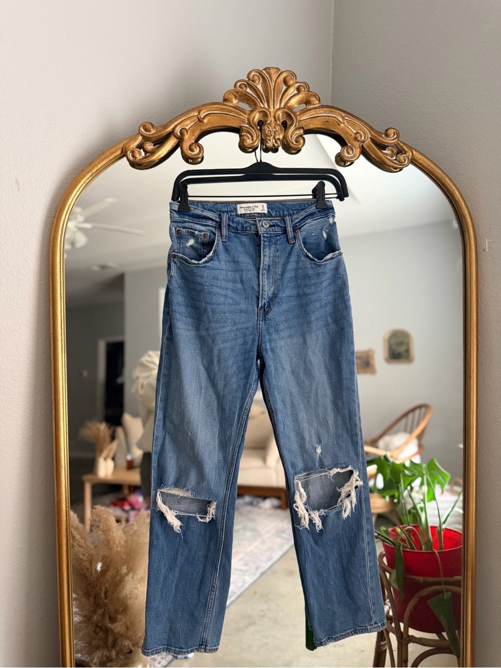 Abercrombie ankle straight distressed jeans size 4/27